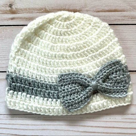 Knitted baby outfit - newborn photo - Picture 3 of 5